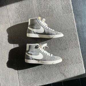 Dark Grey Nike Women’s mid Blazer sneakers